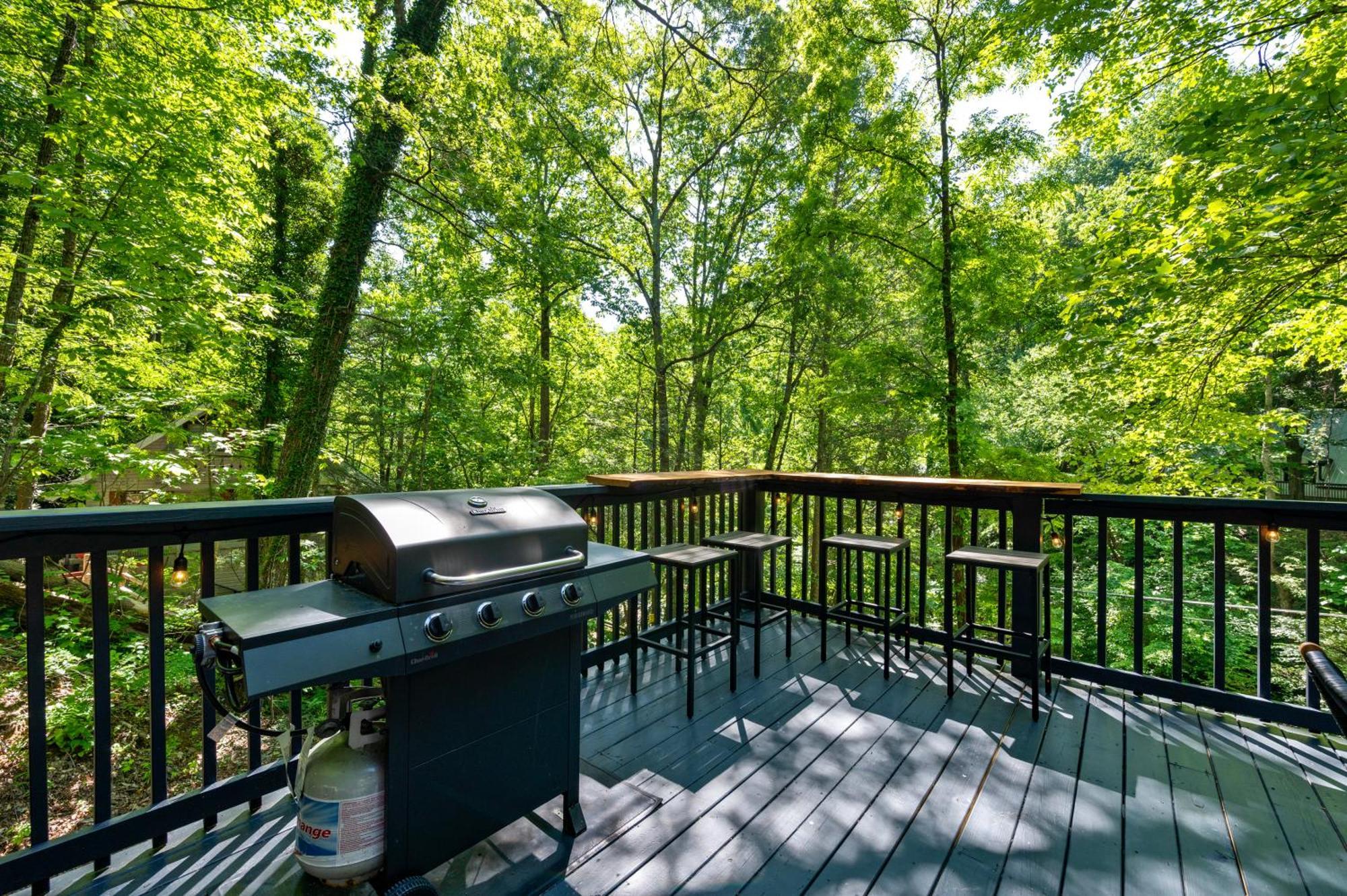 Escape To Sugar Chalet: The Rustic Modern Retreat * Gatlinburg