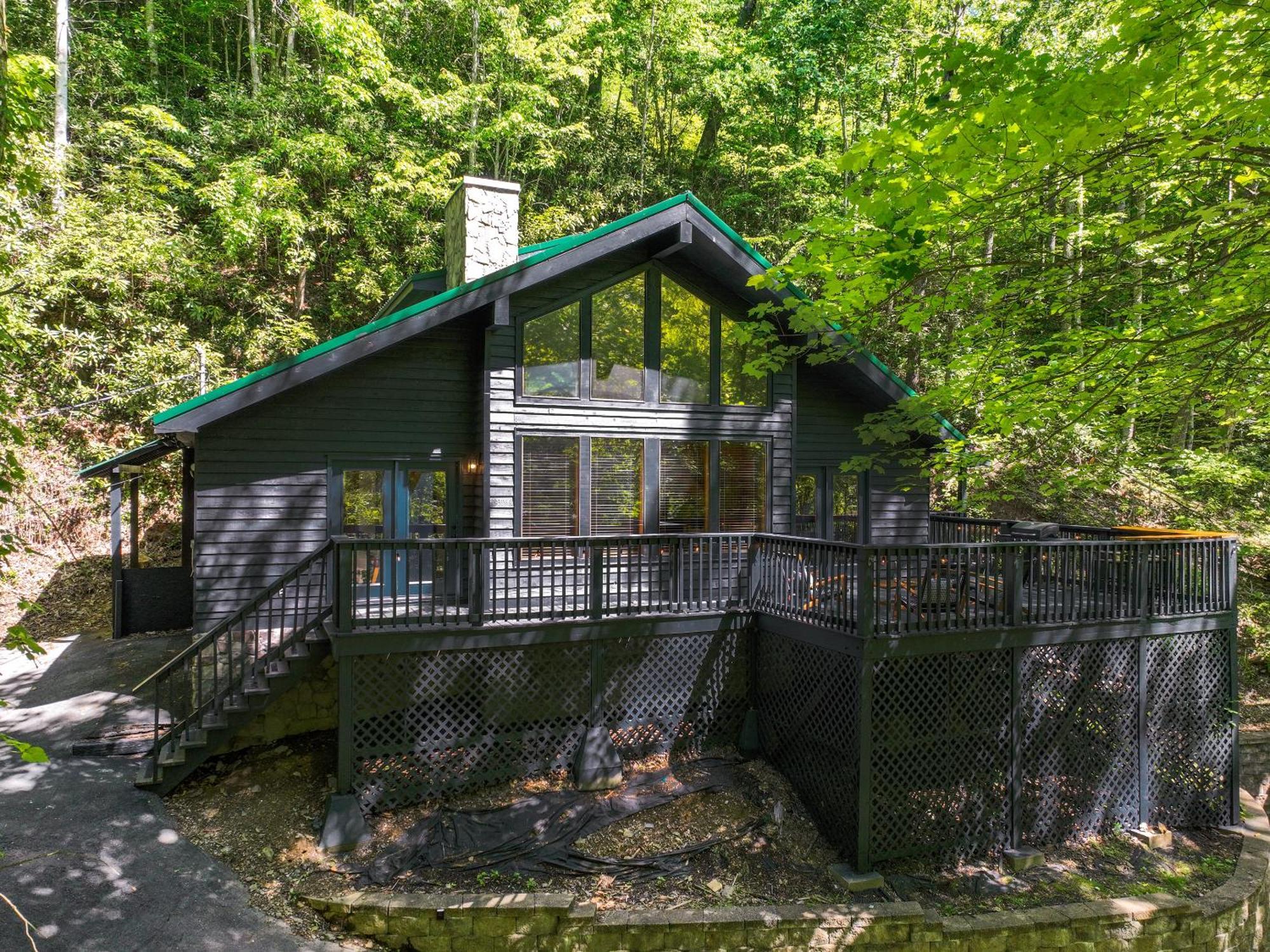 Escape To Sugar Chalet: The Rustic Modern Retreat Chalet